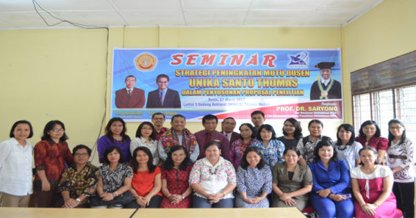 UNIKA SANTO THOMAS GELAR SEMINAR UNTUK DOSEN